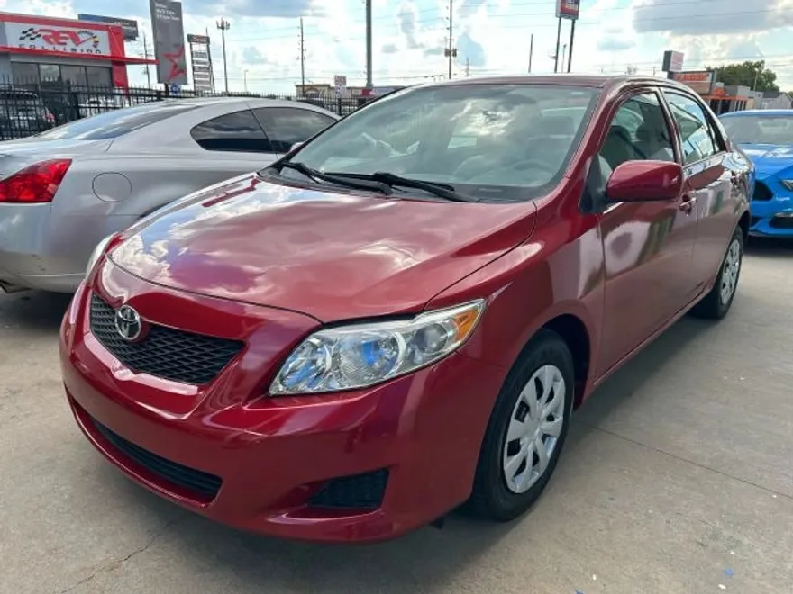 2010 Toyota Corolla LE photo 1