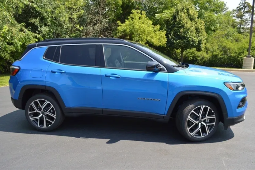 2025 Jeep Compass Limited photo 1