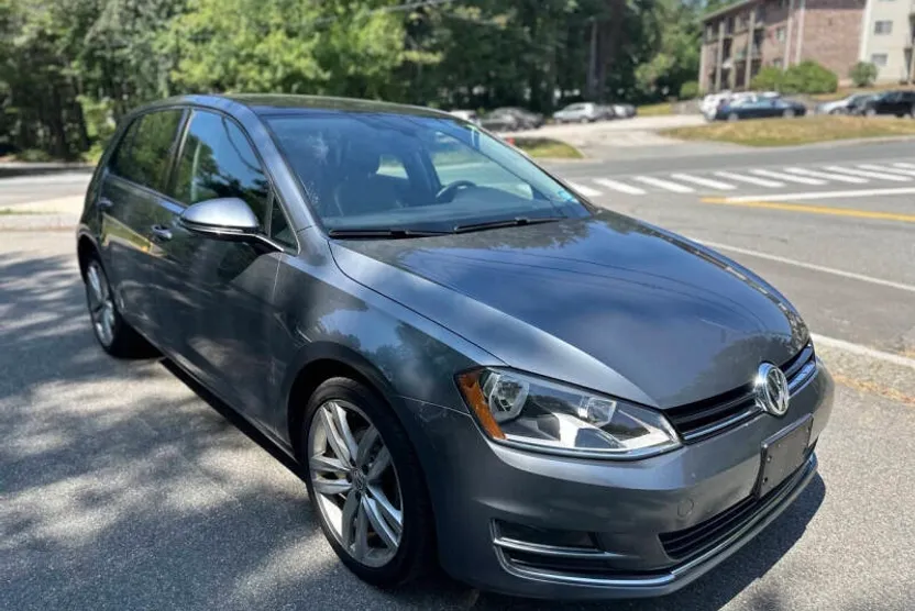 2017 Volkswagen Golf TSI SEL photo 1