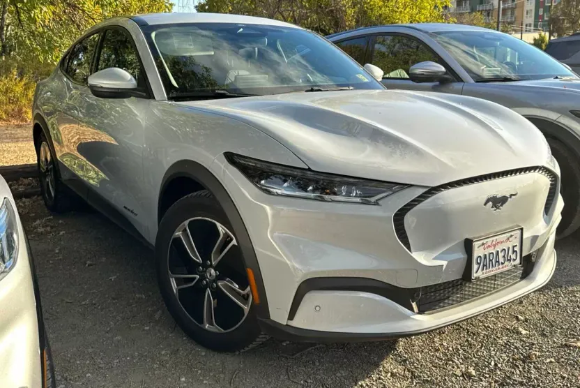 2022 Ford Mustang Mach-E Select photo 1