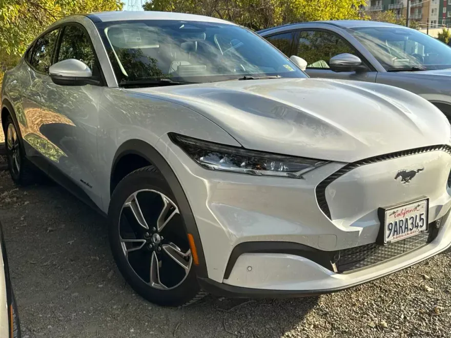 2022 Ford Mustang Mach-E Select photo 1