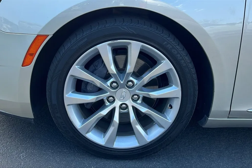 2016 Cadillac XTS Luxury photo 1
