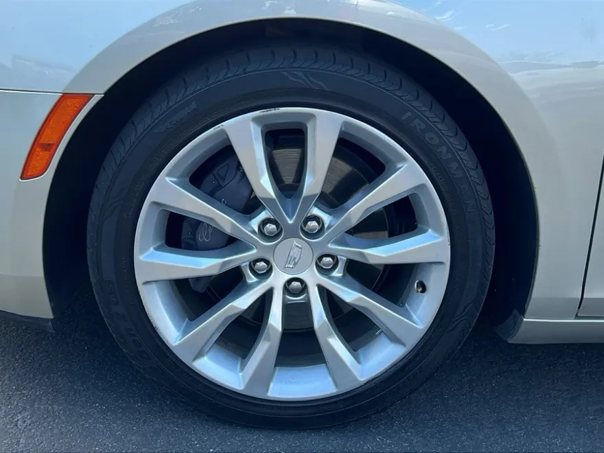 2016 Cadillac XTS Luxury photo 1