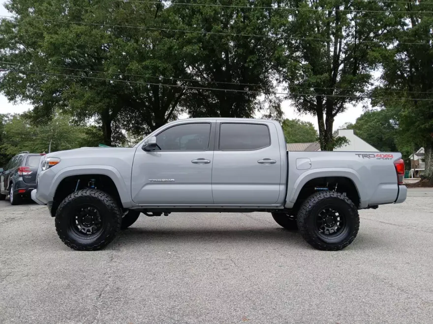2018 Toyota Tacoma SR5 TRD Pro Sport photo 1