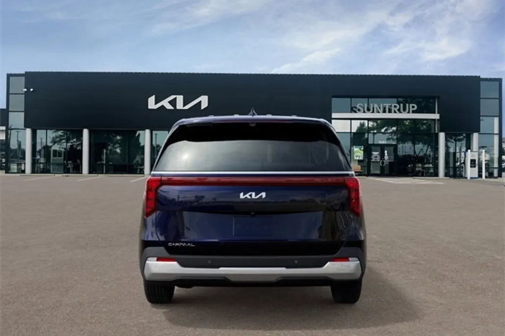 2026 Kia Carnival EX photo 1