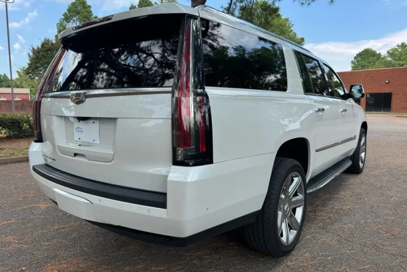 2017 Cadillac Escalade ESV Luxury Sport photo 1