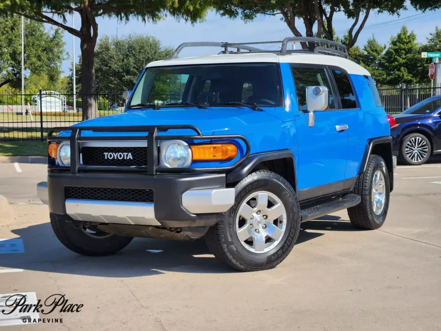 2007 Toyota FJ Cruiser Base photo 1