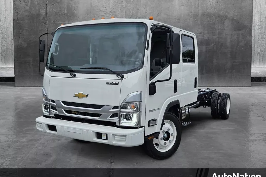 2025 Chevrolet Silverado photo 1