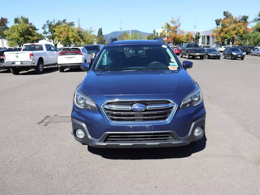 2019 Subaru Outback 2.5i Limited photo 1