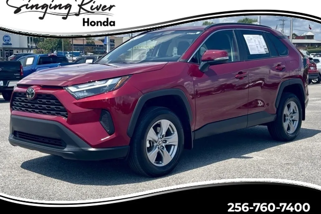 2024 Toyota RAV4 XLE photo 1