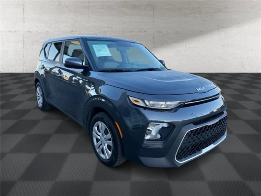 2022 Kia Soul LX photo 1