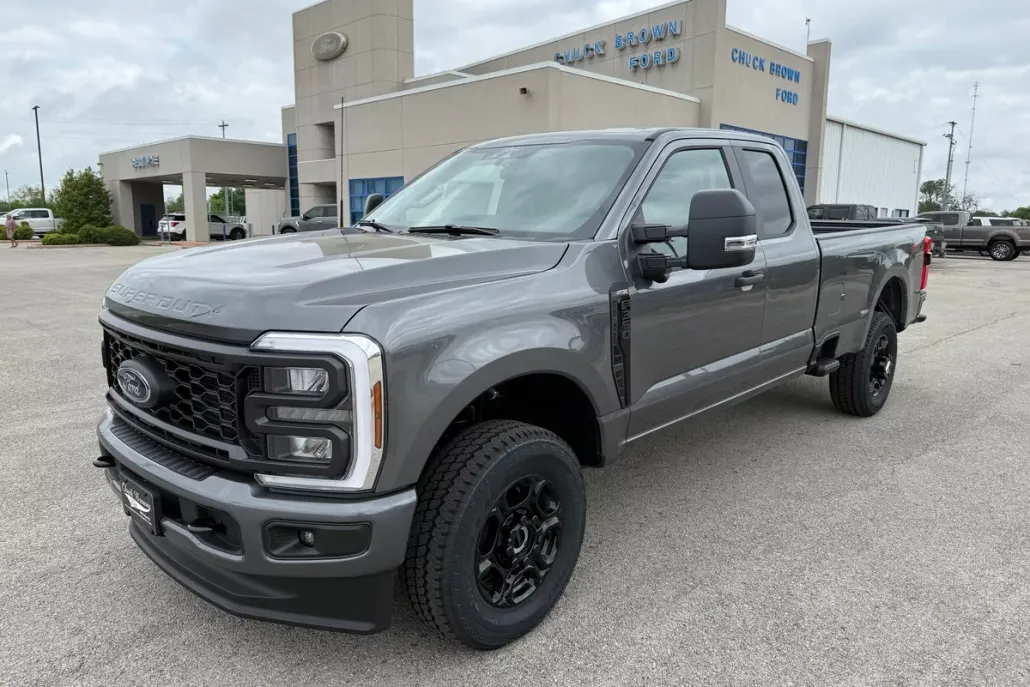 2025 Ford F-350 photo 1