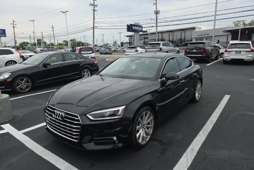 2018 Audi A5 2.0T Premium Plus photo 1