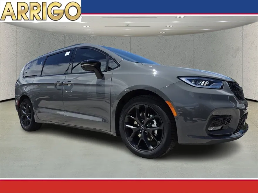 2025 Chrysler Pacifica Limited photo 1