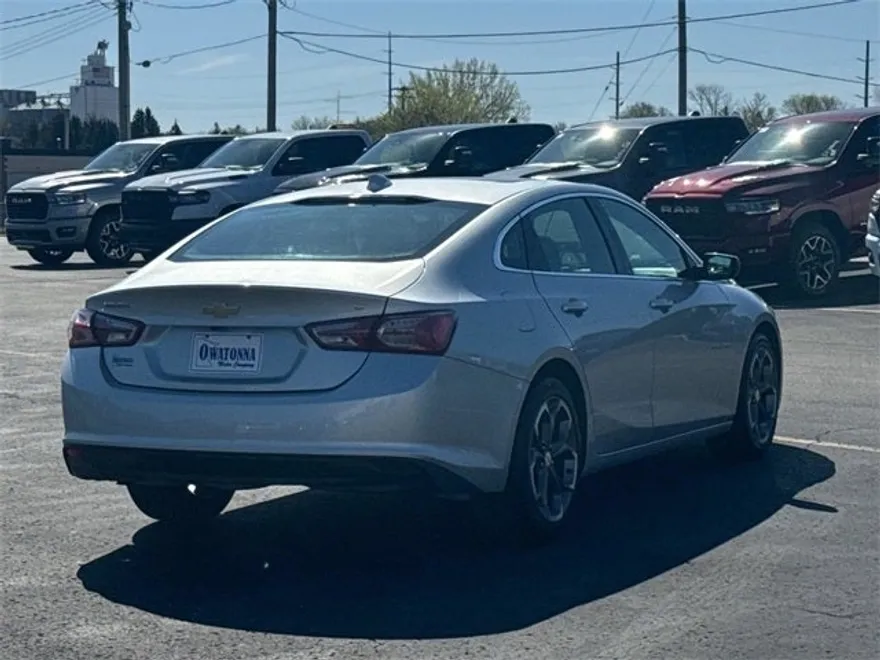 2021 Chevrolet Malibu 1LT photo 1