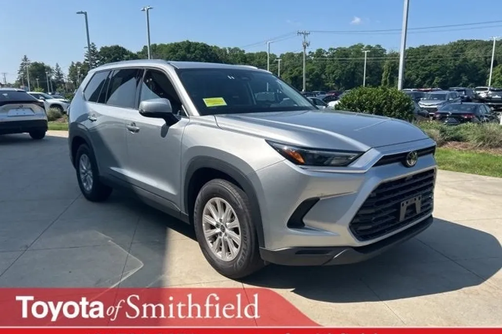 2024 Toyota Grand Highlander XLE AWD photo 1