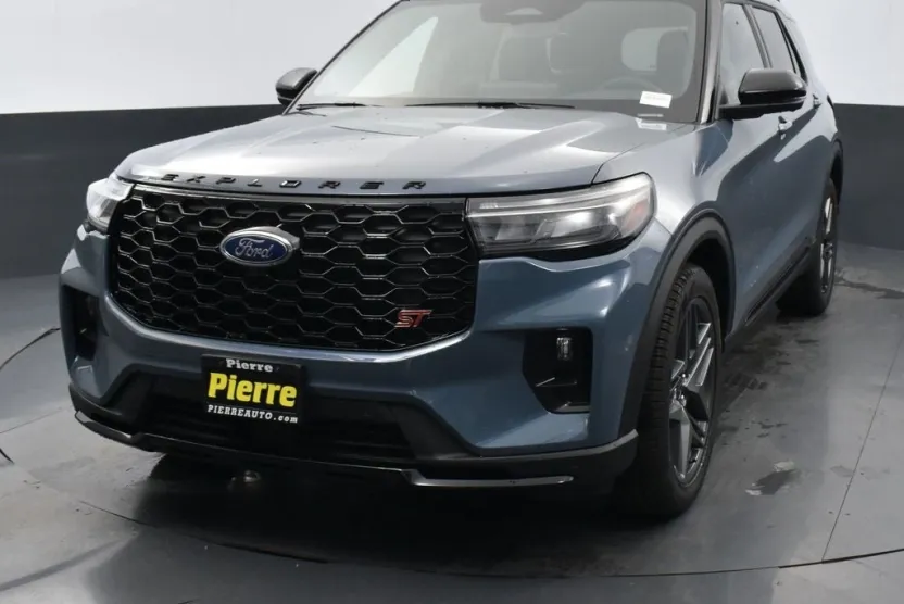 2025 Ford Explorer ST photo 1