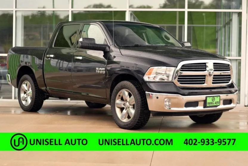 2017 Ram 1500 SLT photo 1