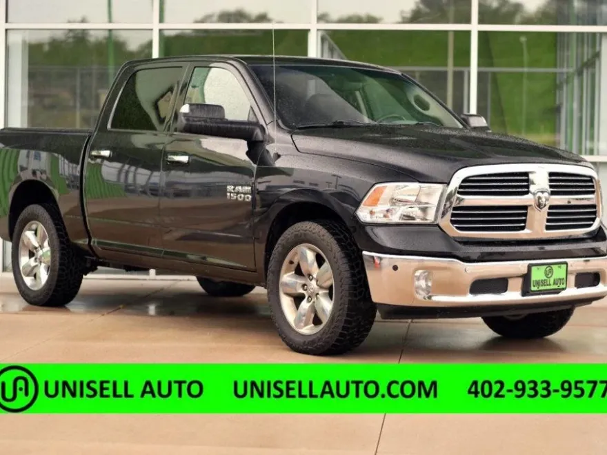 2017 Ram 1500 SLT photo 1