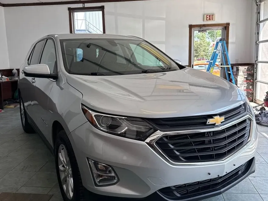 2018 Chevrolet Equinox LT photo 1