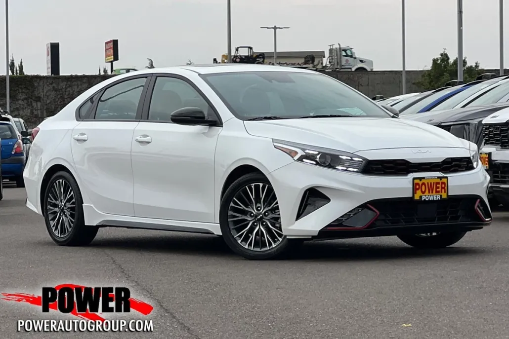 2023 Kia Forte GT-Line photo 1