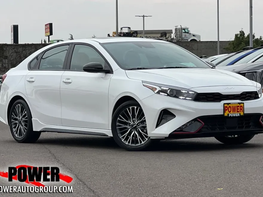 2023 Kia Forte GT-Line photo 1