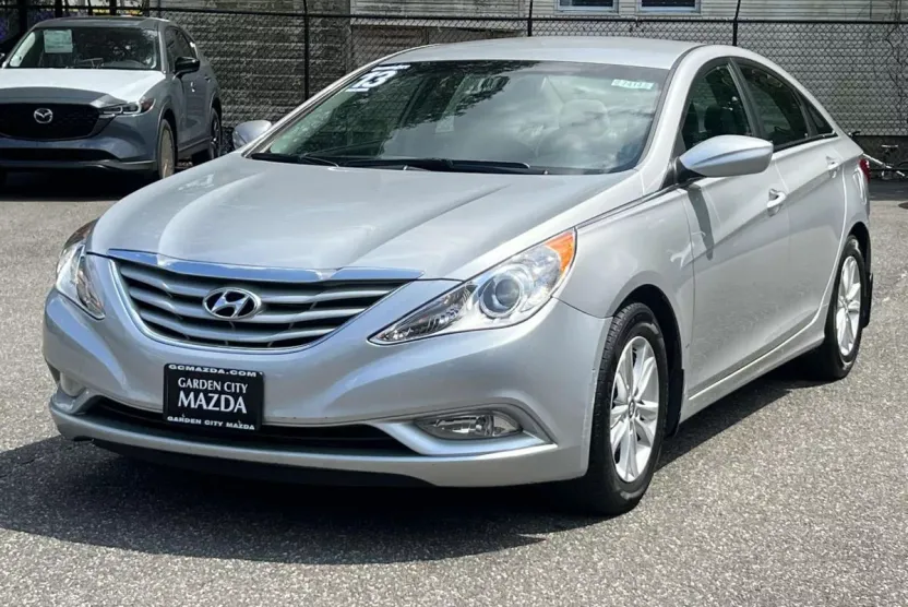 2013 Hyundai Sonata GLS photo 1