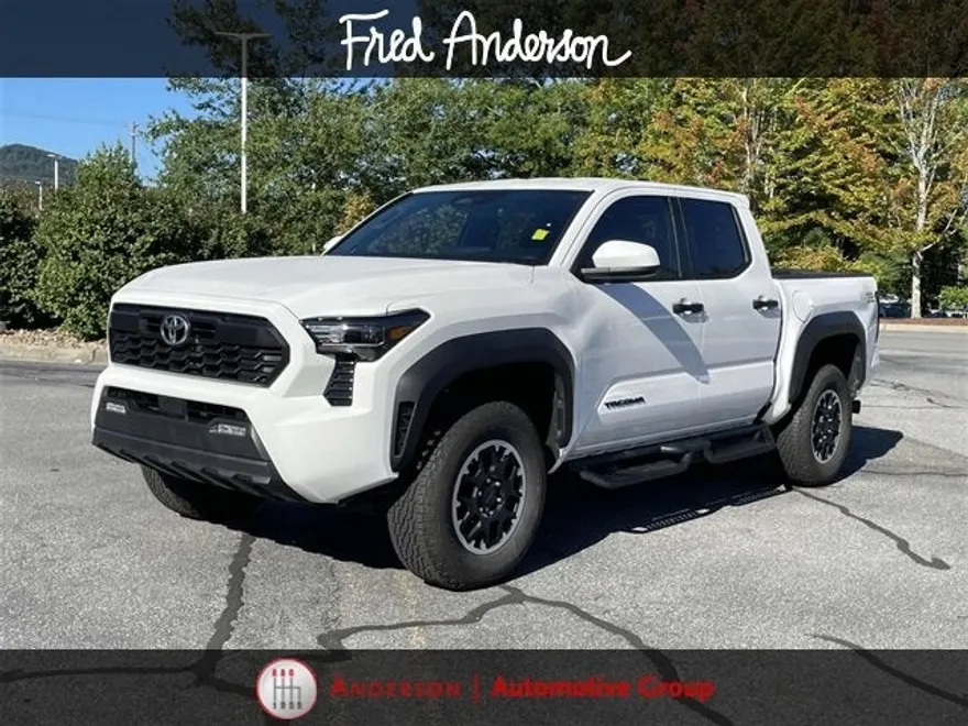 2024 Toyota Tacoma TRD Off-Road photo 1