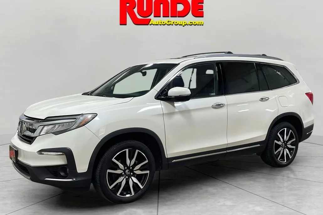 2019 Honda Pilot Touring photo 1