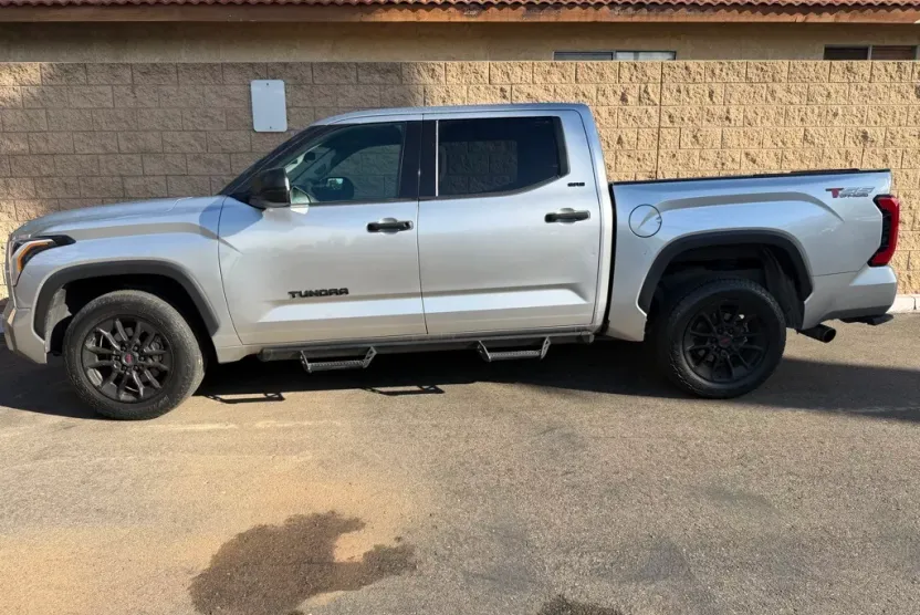 2023 Toyota Tundra SR5 photo 1