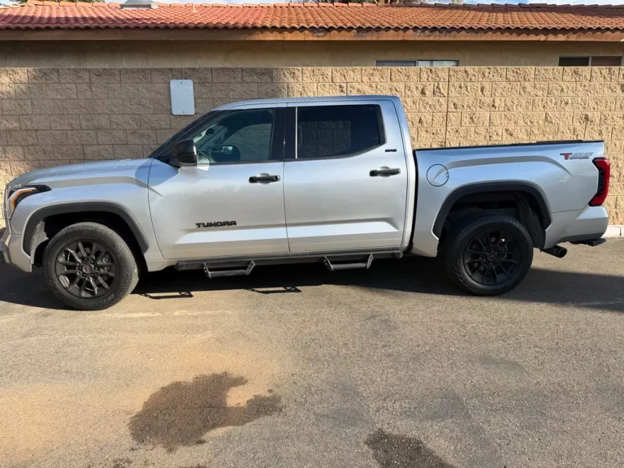 2023 Toyota Tundra SR5 photo 1