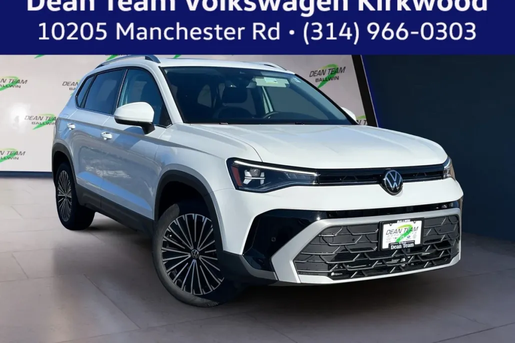 2025 Volkswagen Taos SE photo 1