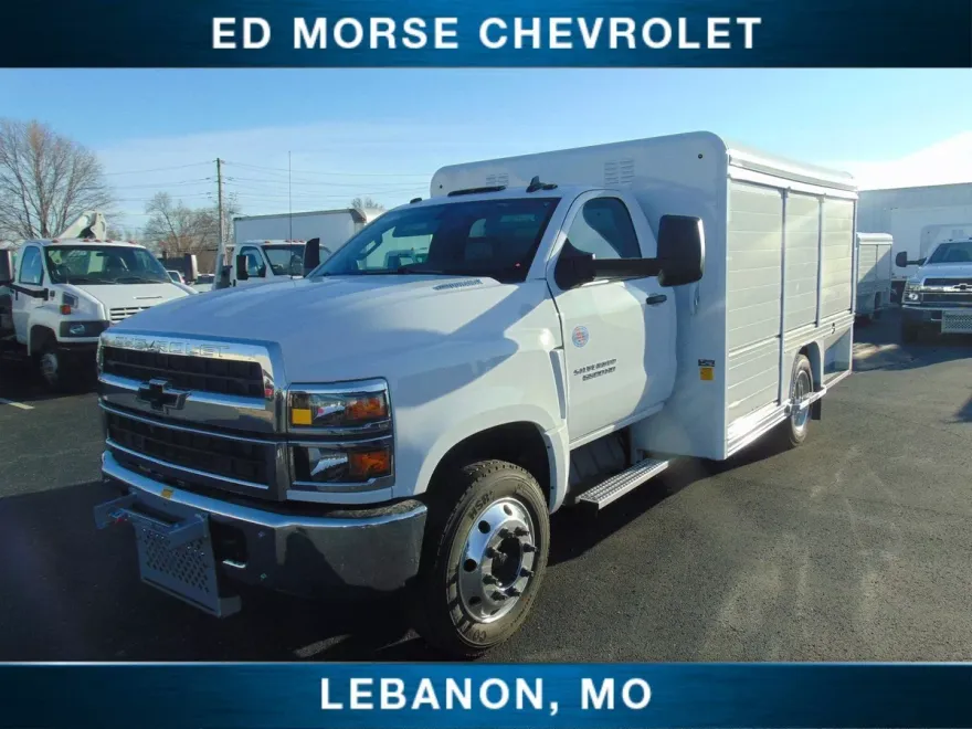 2023 Chevrolet Silverado 5500HD Work Truck photo 1