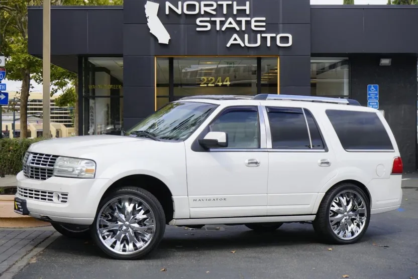 2010 Lincoln Navigator photo 1