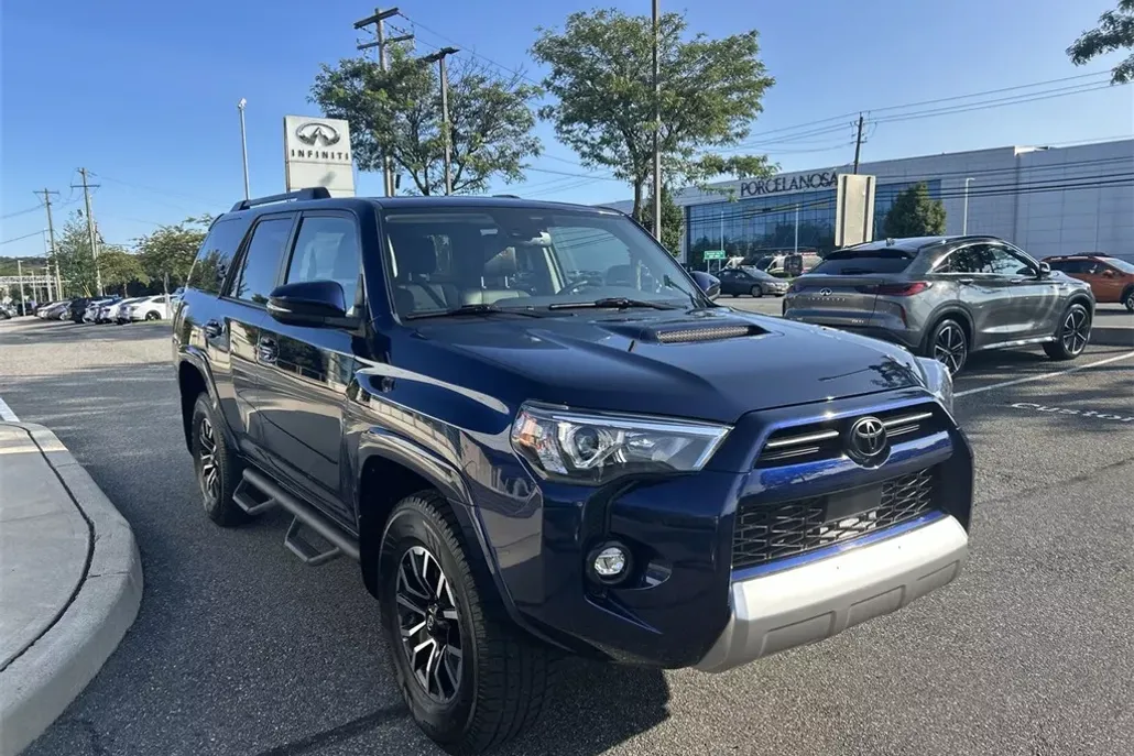 2023 Toyota 4Runner TRD Off-Road Premium photo 1