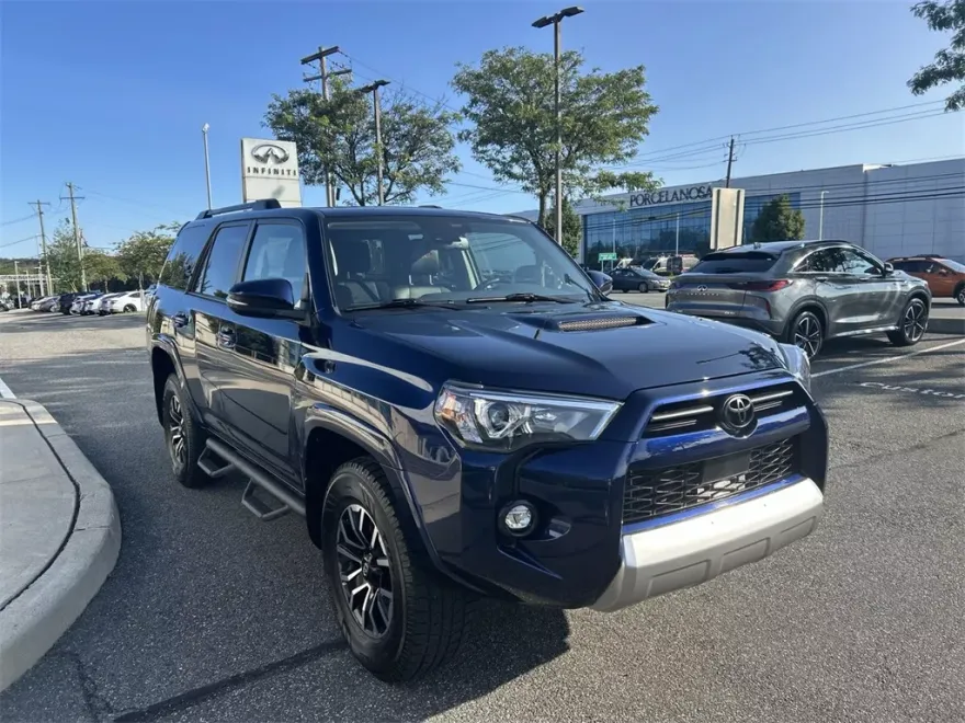 2023 Toyota 4Runner TRD Off-Road Premium photo 1