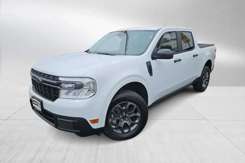2023 Ford Maverick XLT photo 1