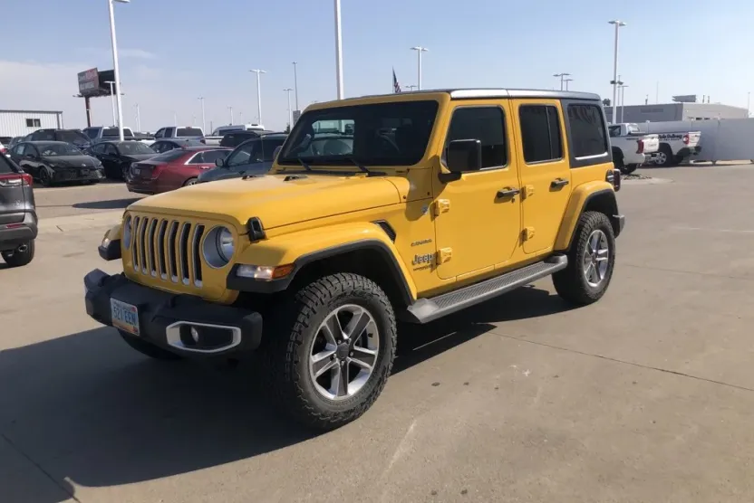 2021 Jeep Wrangler Unlimited Sahara photo 1