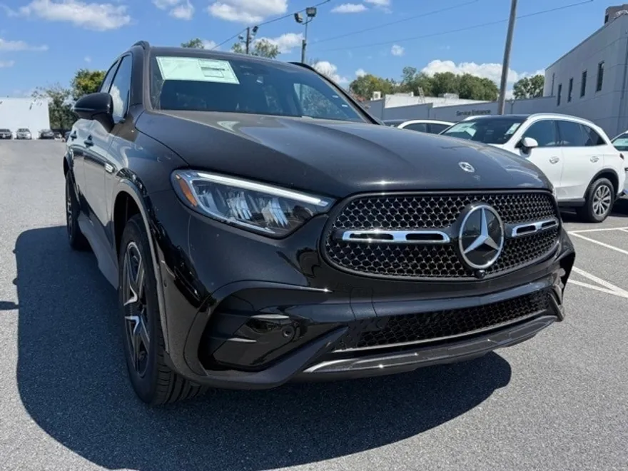 2026 Mercedes Benz GLC 300 4MATIC photo 1