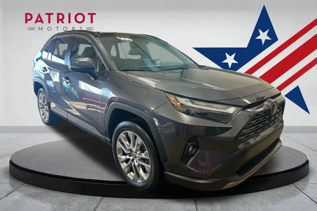 2023 Toyota RAV4 Limited photo 1