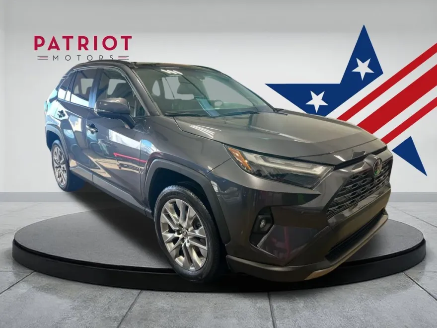 2023 Toyota RAV4 Limited photo 1
