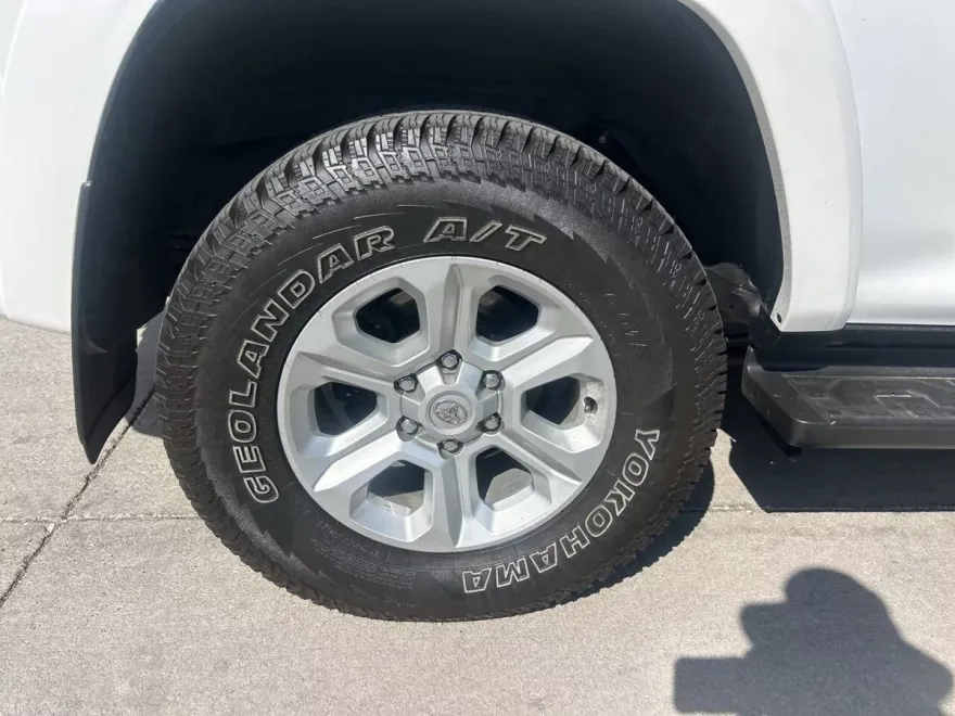2023 Toyota 4Runner SR5 photo 1
