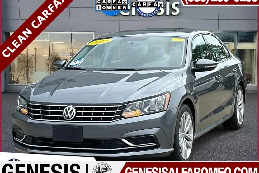 2019 Volkswagen Passat 2.0T Wolfsburg Edition photo 1