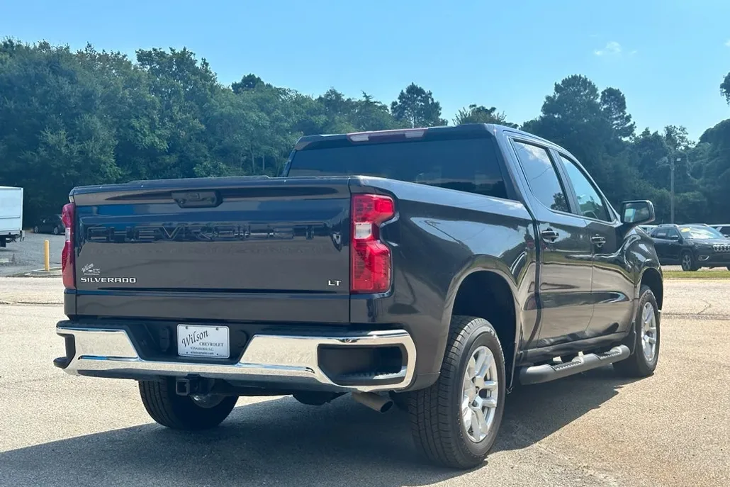 2023 Chevrolet Silverado 1500 LT photo 1