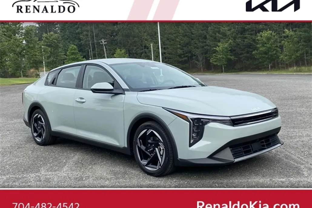 2025 Kia K4 EX photo 1