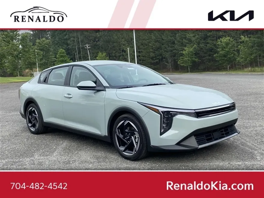 2025 Kia K4 EX photo 1