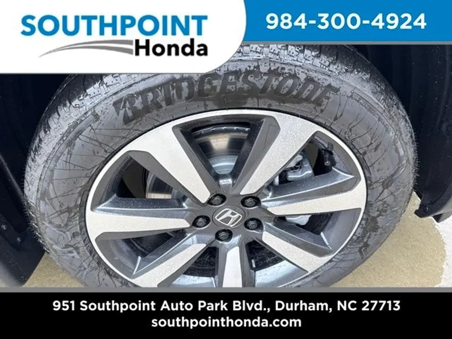 2025 Honda Pilot Touring photo 1