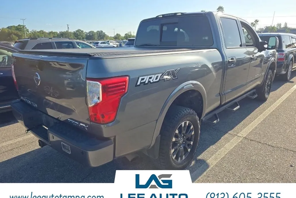 2016 Nissan Titan PRO-4X photo 1