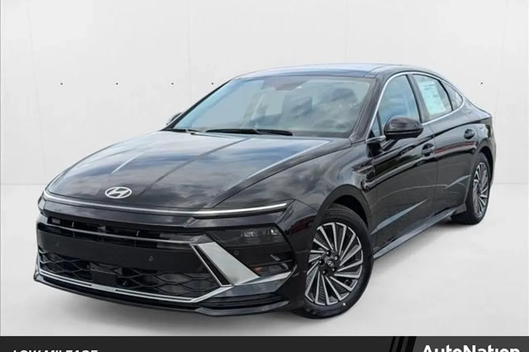 2024 Hyundai Sonata Hybrid Limited photo 1