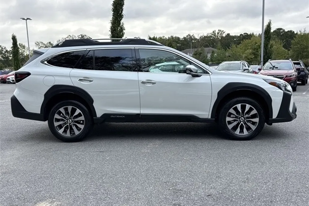 2025 Subaru Outback Touring photo 1